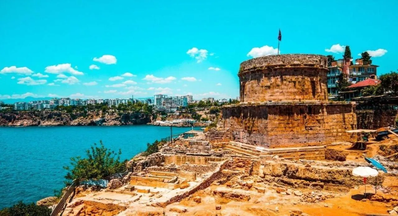 Hadrianus Pansion Hotel Antalya